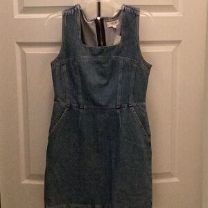 🦋NWT Boutique Style Denim Size Med Closet Must Have 🦋